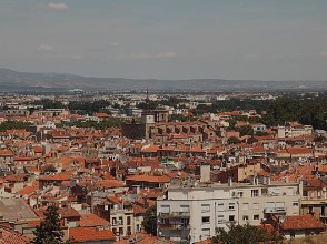 Perpignan, une ville attractive : pourquoi soigner l’aménagement de votre terrain attire les acheteurs